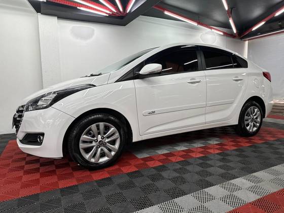 HYUNDAI HB20S 1.0 COMFORT PLUS 12V FLEX 4P MANUAL